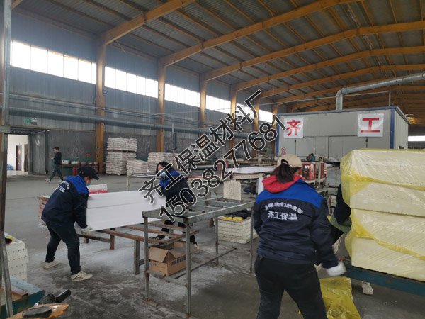 大型擠塑板廠家有哪些特點？